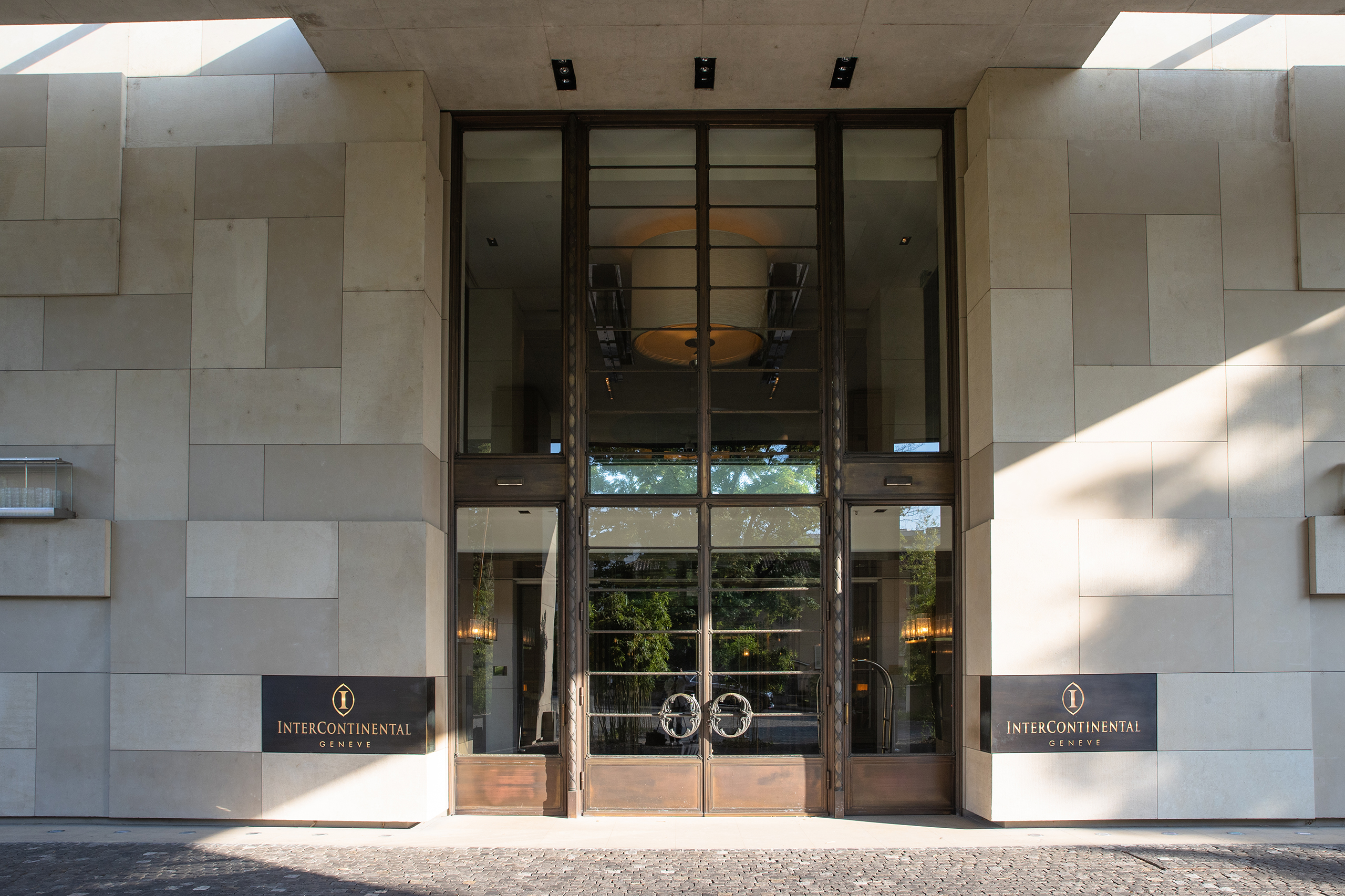 intercontinental-geneva-hotel-library-press-lobby-entrance-entrance-exterior-view