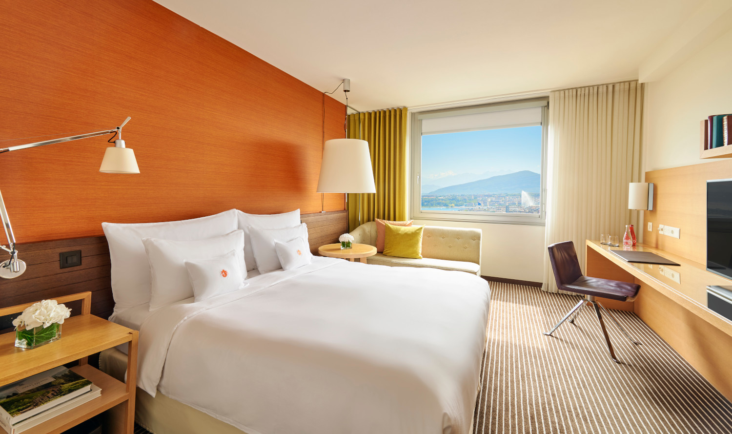 InterContinental-Geneve-Premium-Room-Lake-view