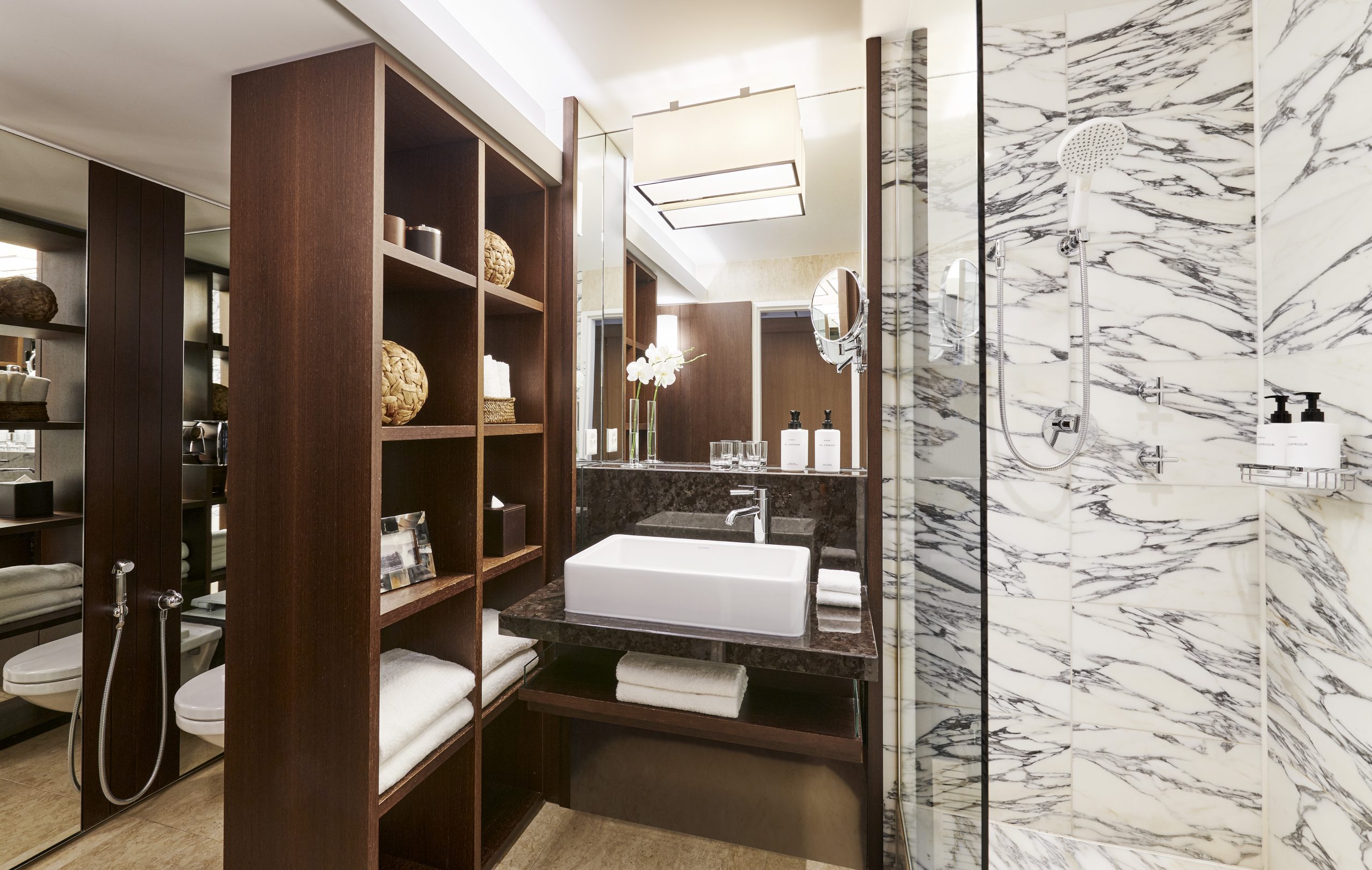 InterContinental-Geneve-Premium-Room-bathroom 9-10-11eme floor