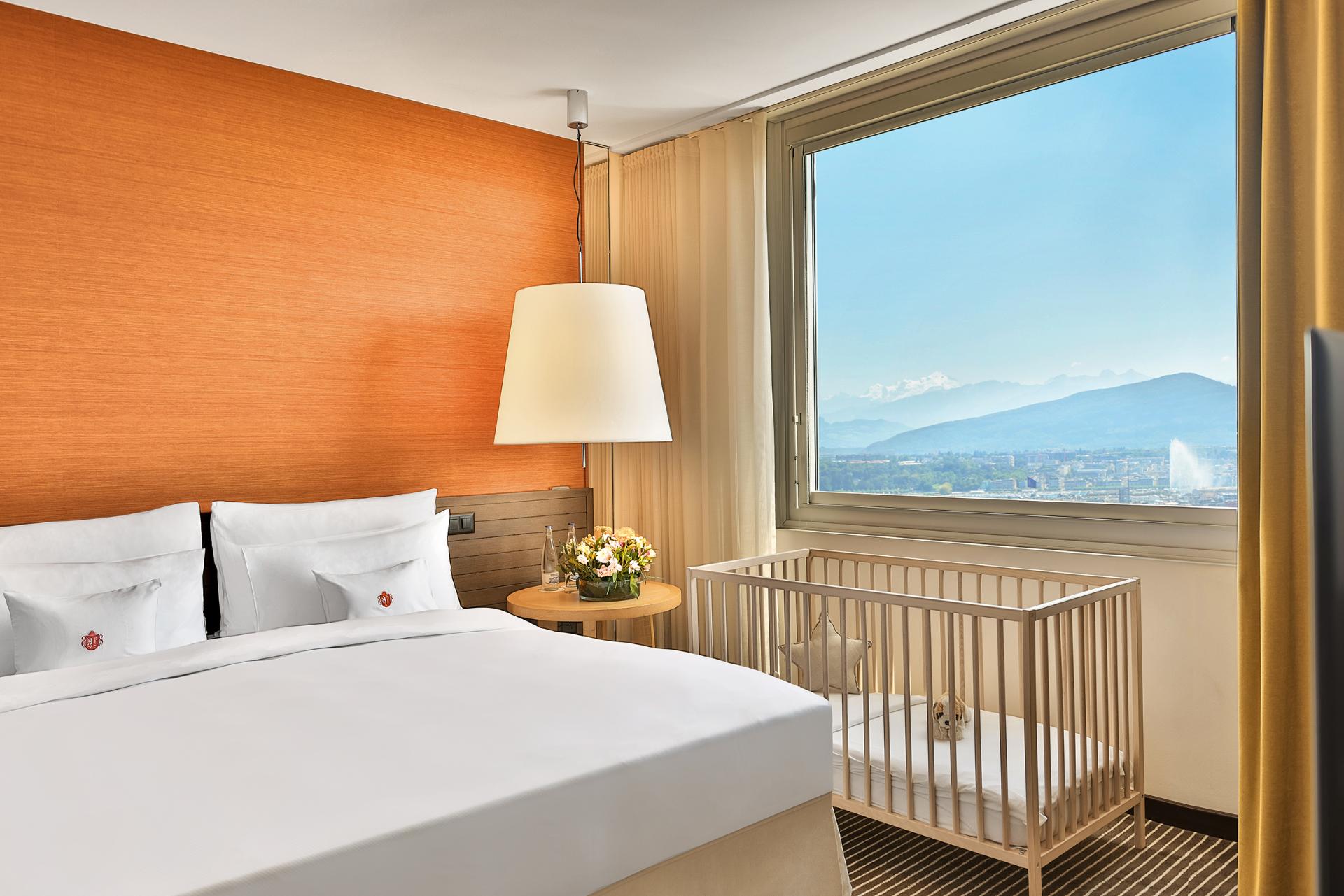 intercontinental-geneve-family-suite-bebe-lit-vue-lac-confort