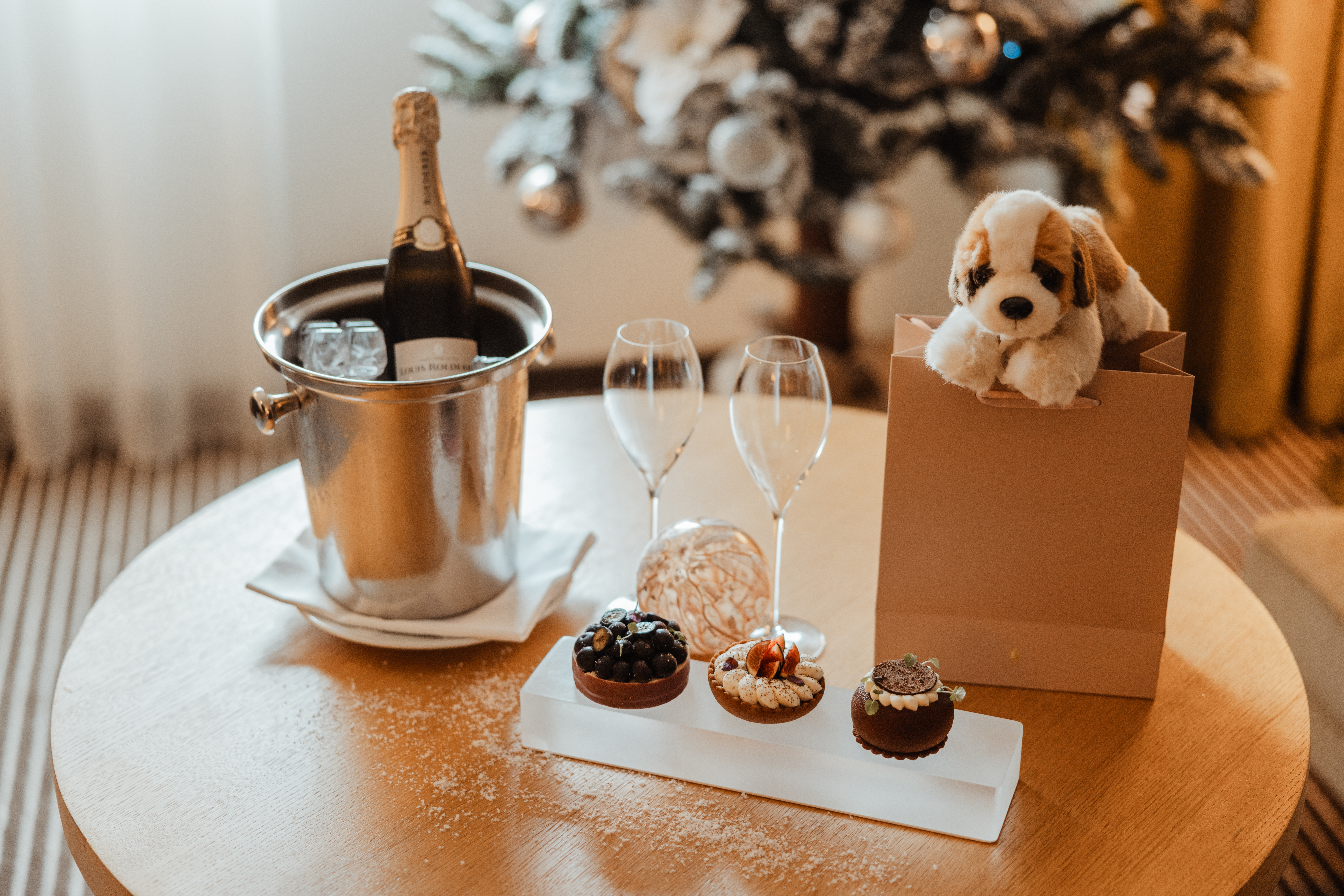 Package Room 140 CHF (8)