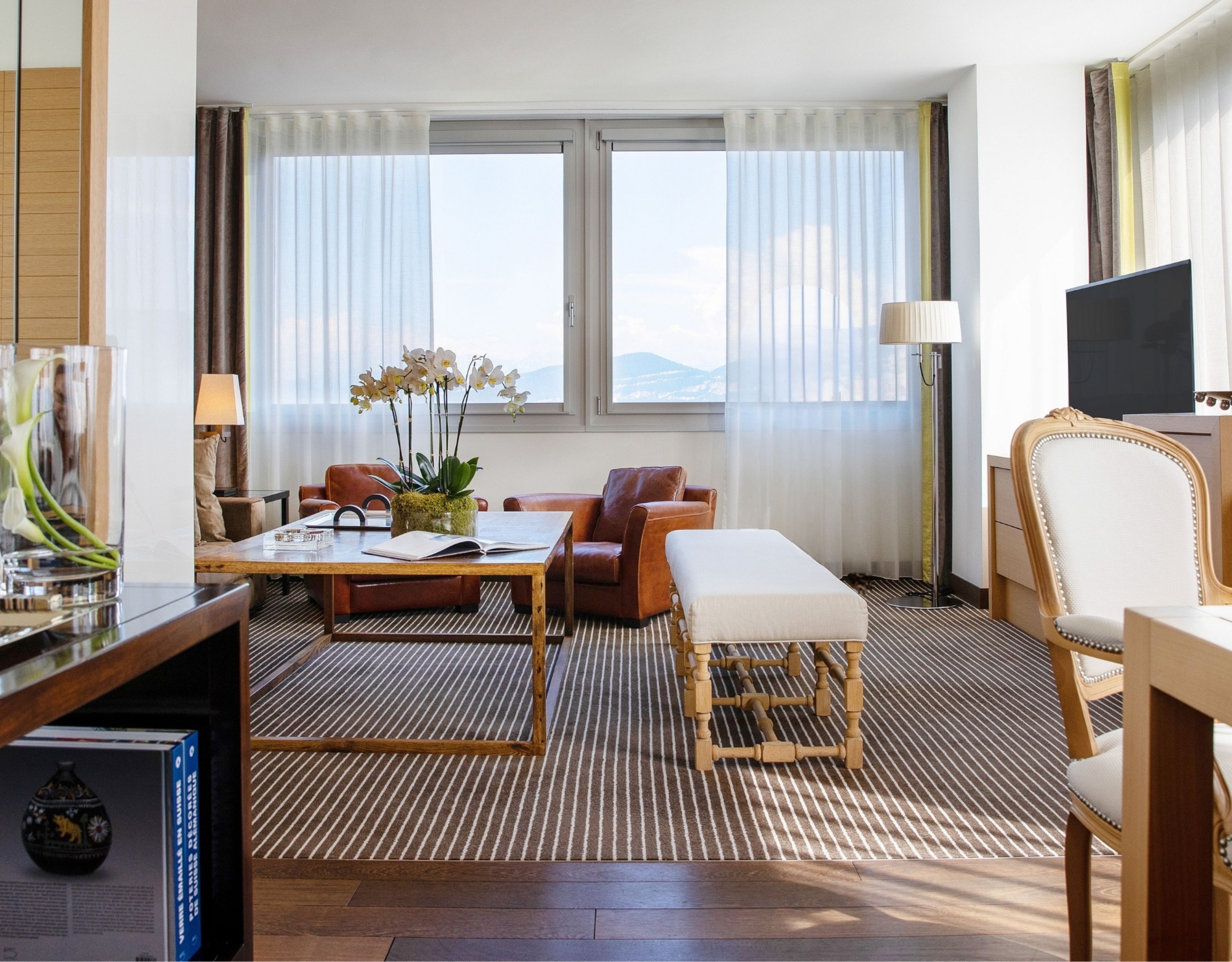 Panoramic Lake View Suite (1)