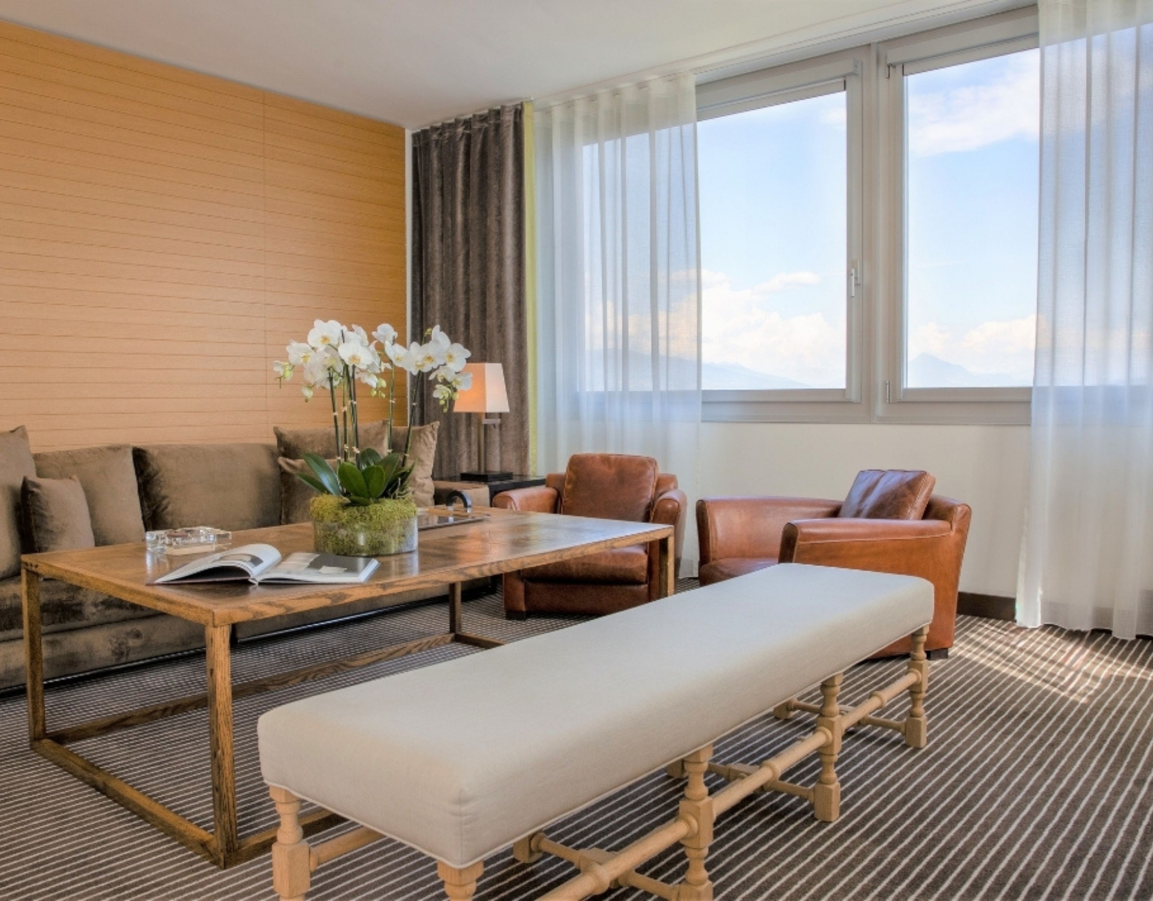 Panoramic Lake View Suite (2)